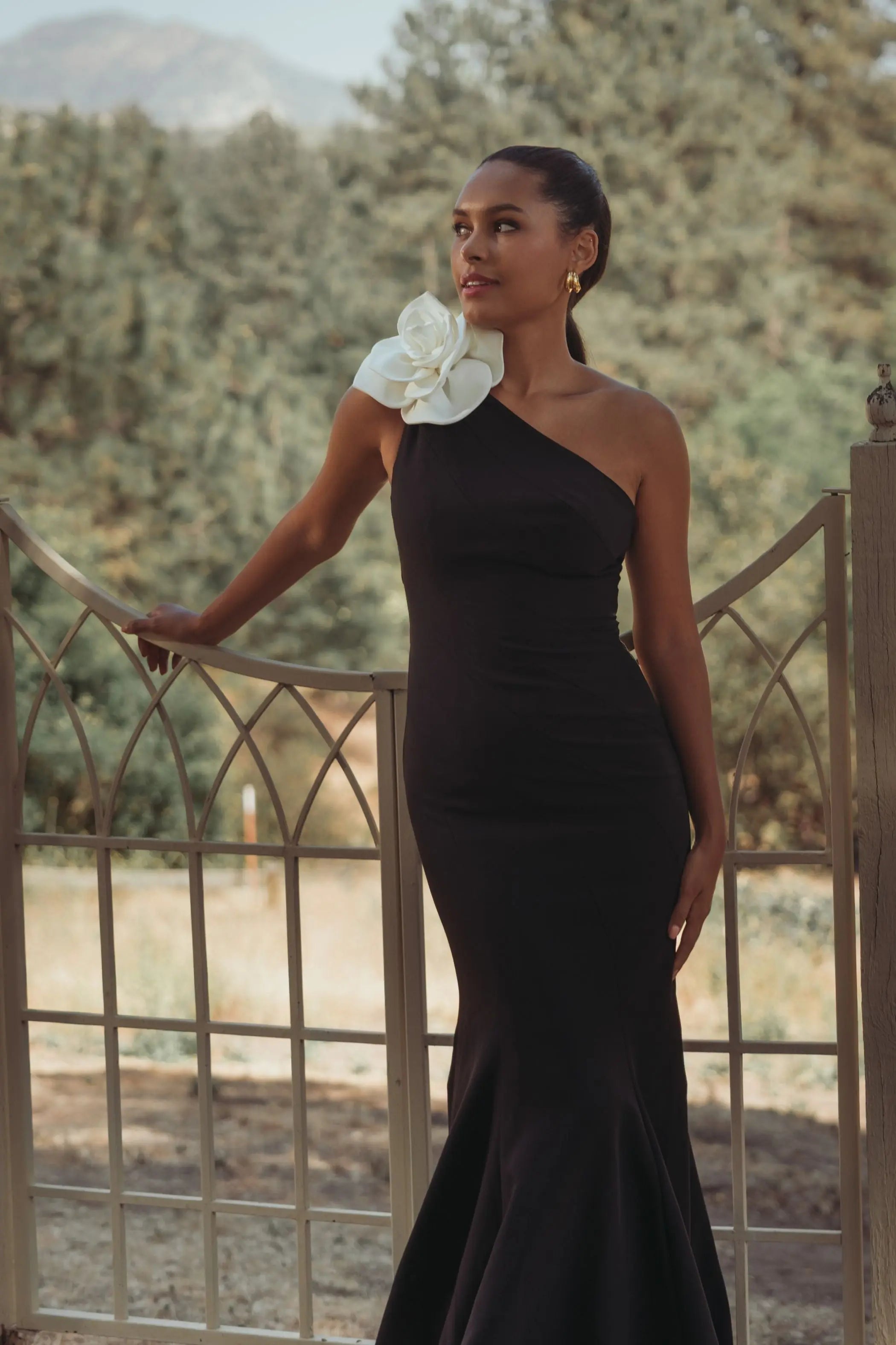 Black One Shoulder Mermaid Gown With 3D Flower